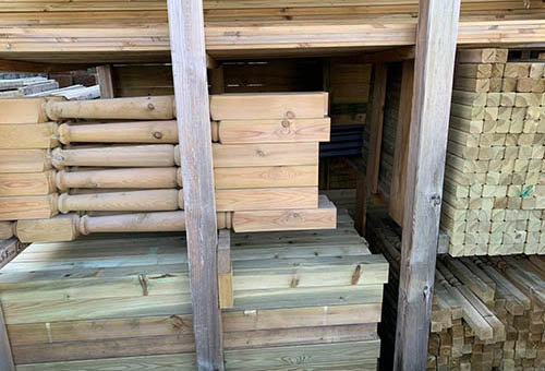 Newel Posts & Spindles